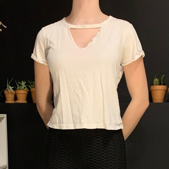 White T-shirt/Roxy Roam free🤍🥡⛸🎲 - Picture 3 of 3